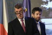 Zleva premiér Andrej Babiš a ministr spravedlnosti Robert Pelikán.