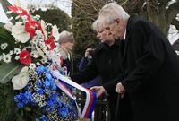 Prezident Miloš Zeman s manželkou Ivanou v Lánech uctili památku prvního československého prezidenta Tomáše Garrigua Masaryka. 