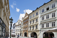 Blok radničních domů na Malém náměstí v Praze (ilustrační foto).