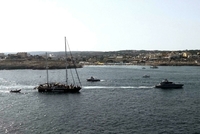 Lodě u ostrova Lampedusa (ilustrační foto).