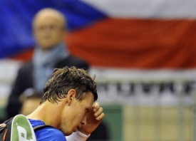 Tomáš Berdych odcházel z kurtu zklamaný.