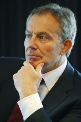 Blair bude vypovídat před zvláštní komisí k irácké válce.