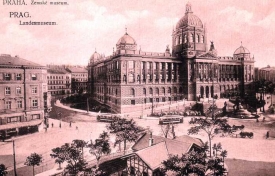 Na Václavském náměstí bylo v červnu 1908 až příliš rušno.