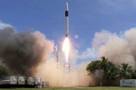 Soukromá raketa Falcon 1 se dostala na oběžnou dráhu.