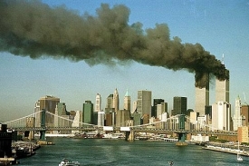 11. září 2001 zaútočili teroristé Al-káidy na Světové obchodní centrum v New Yorku.