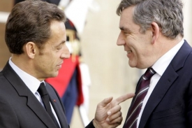 Prezident Francie Sarkozy a britský premiér Brown.