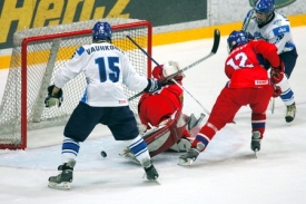 Čeští hokejisté do 18 let při zápase s Finskem