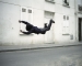 Pouliční tanečník předvádí své umění breakdance, Paříž. 1. cena v kategorii Umění a zábava. Foto: Denis Darzacq