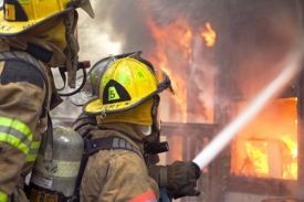 Přenosný hasisí přístroj má jen třetina lidí.