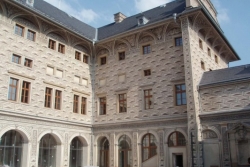 Hlavní informační centrum festivalu Architecture Week AW Central bude umístěno ve Schwarzenberském paláci. V době konání festivalu bude otevřen denně od 10 do 18 hodin.