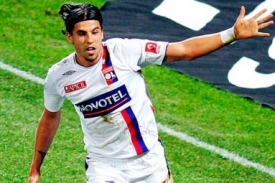 Milan Baroš v dresu Lyonu.