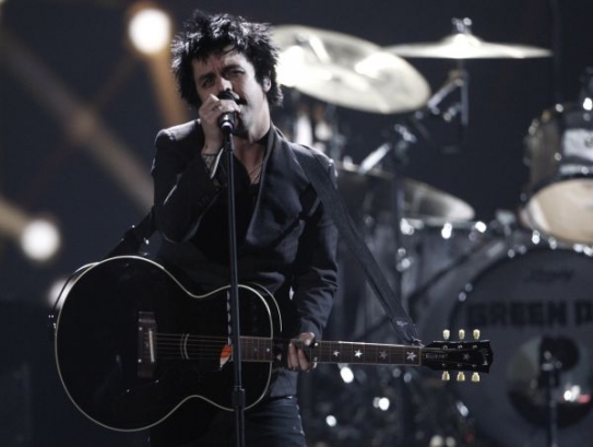 Green Day získali cenu v kategorii alternativní rockové hudby.