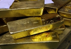 Cena zlata roste, tuzemští obchodníci zdražují šperky.