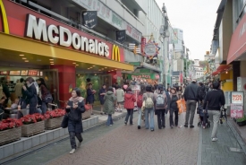 Červená loga McDonald's budou v Německu brzy minulostí.