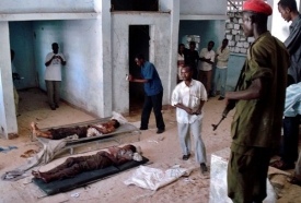 Těla zabitých islamistů v Somálsku (říjen 2009).