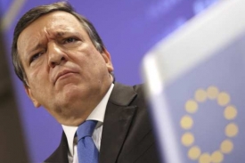 Předseda EK Barroso. V nové komisi bude devět žen a osmnáct mužů.