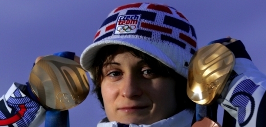 Martina Sáblíková se třemi medailemi z Vancouveru.