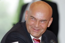 Jiří Janeček se usmívá, bere víc než prezident.