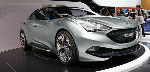 Koncept Hyundai i-flow pohání hybridní systém s dieselovým motorem.