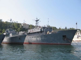 Lodě Černomořské flotily v Sevastopolu.