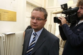 Exposlanec Vladimír Doležal má zaplatit sto tisíc korun.