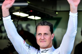 Michael Schumacher poutá pozornost motoristického světa.