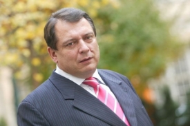 Předseda ČSSD Jiří Paroubek ohlásil regulační plány strany.