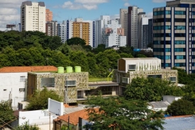 Budova stojí v umělecké čtvrti Sao Paola.