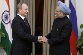 Ruský premiér Vladimir Putin a jeho indický protějšek Manmóhan Singh.