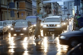 Názory na zpomalení v Praze se různí (ilustrační foto).