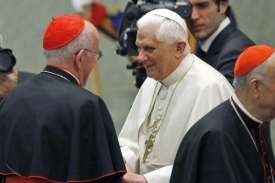 Papež s irským kardinálem Seanem Bradym.