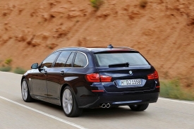 Kufr BMW 5 Touring pojme 560 litrů zavazadel.