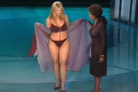 Kristie Alleyová v roce 2006 v show Oprah Winfreyové.