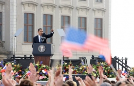 Obama se do Prahy vrátí po roce.