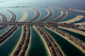 Dubajské firmy stáhy dolů megalomanské projekty umělých ostrovů.