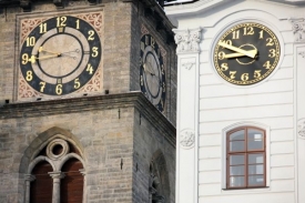 V Česku se bude v neděli měnit čas.
