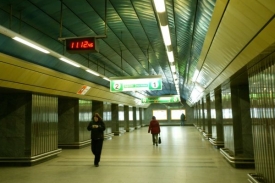 Do pražského metra se vrátí koše, budou protiteroristické.
