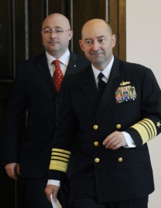 Velitel sil NATO v Evropě admirál Stavridis a ministr obrany Barták.