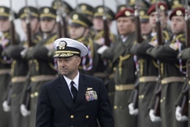Vrchní velitel sil NATO v Evropě admirál James Stavridis.