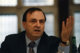 Disident, spisovatel a dlouholetý velvyslanec v Německu Jiří Gruša.