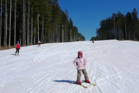 Slunečné lyžování na Lipně.