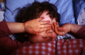 Malé děti se mají ke spánku ukládat pravidelně ve stejný čas.