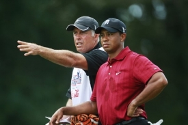Tiger Woods se svým caddym Stevem Williamsem.