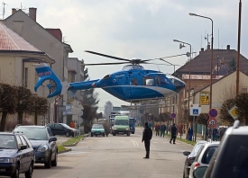 Na místo neštěstí vyletěl vrtulník (ilustrační foto).