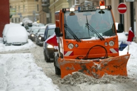 Údržba silnic si za letošní krutou zimu vyžádala 1,5 miliardy.