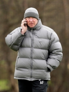 Alex Ferguson se právě dozvěděl, že Rooney nebude hrát.