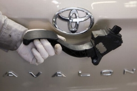 Plynový pedál stojí za problémy Toyoty na americkém trhu.