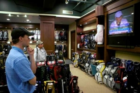 I v obchodech se rozhodne, jak úspěšný bude návrat Tigera Woodse.