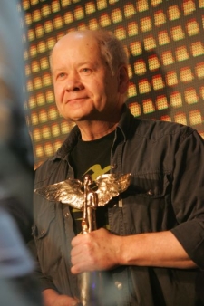 Legendární kytarista Radim Hladík si loni převzal Anděla za DVD roku.