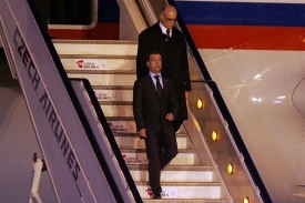 Poprvé v Česku. Ruský prezident přijíždí na summit.